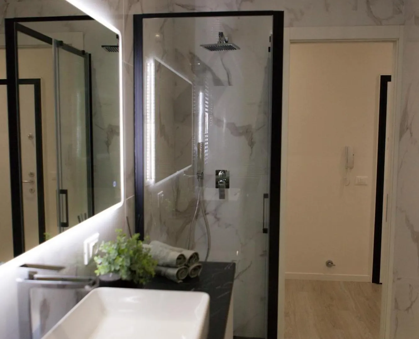 Romanapartments Местре 0*,